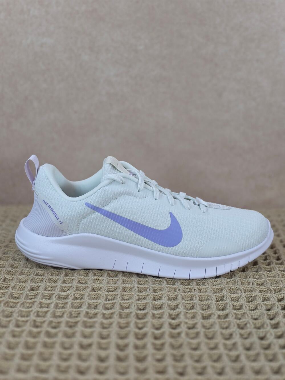 Nike Flex Experience Run 12 Women’s 7.5 Summit White Lilac Ice – BNIB